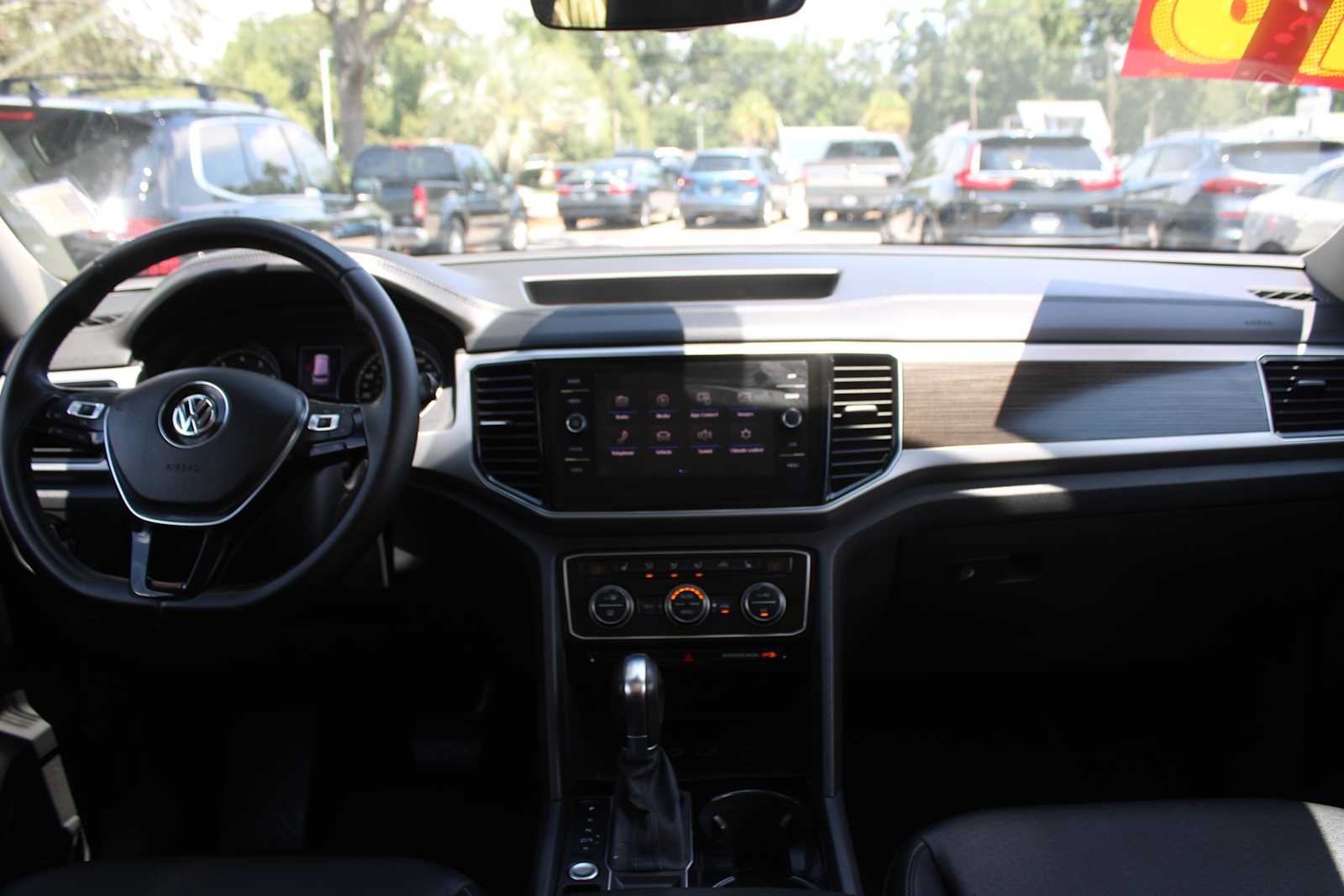 2018 Volkswagen Atlas V6 SEL photo 24