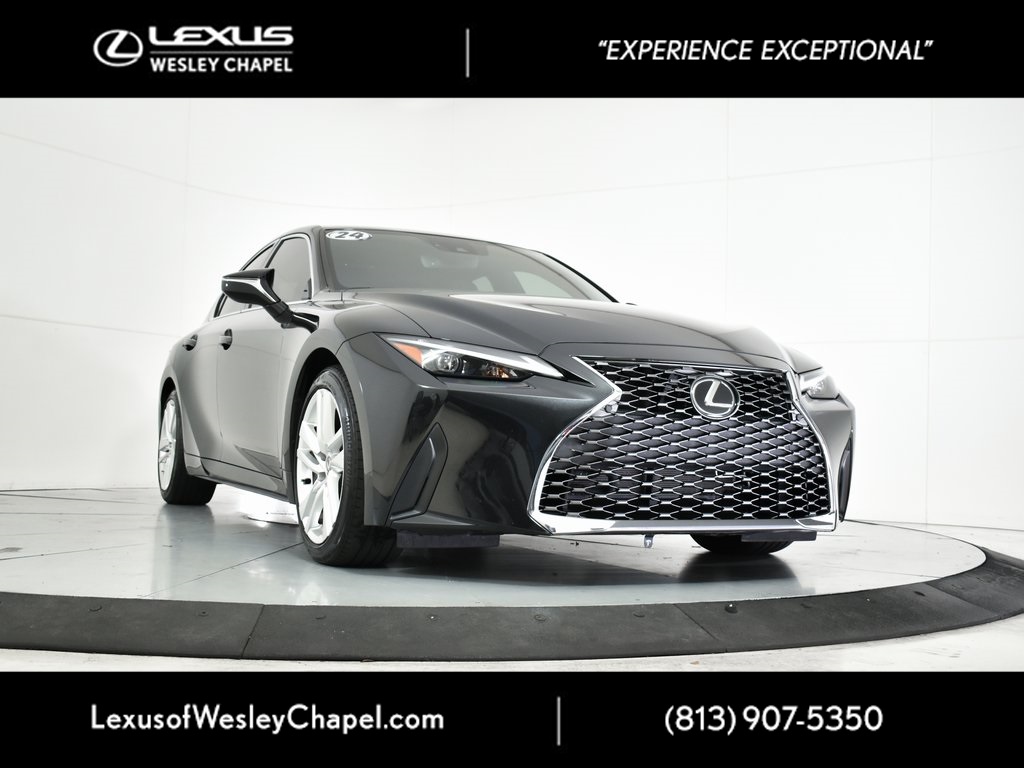 2023 Lexus IS 300's photo