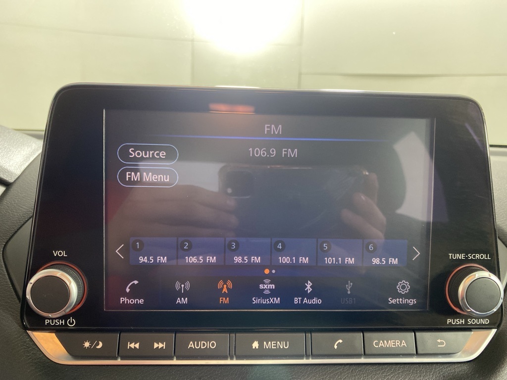 2020 Nissan Sentra SV photo 4