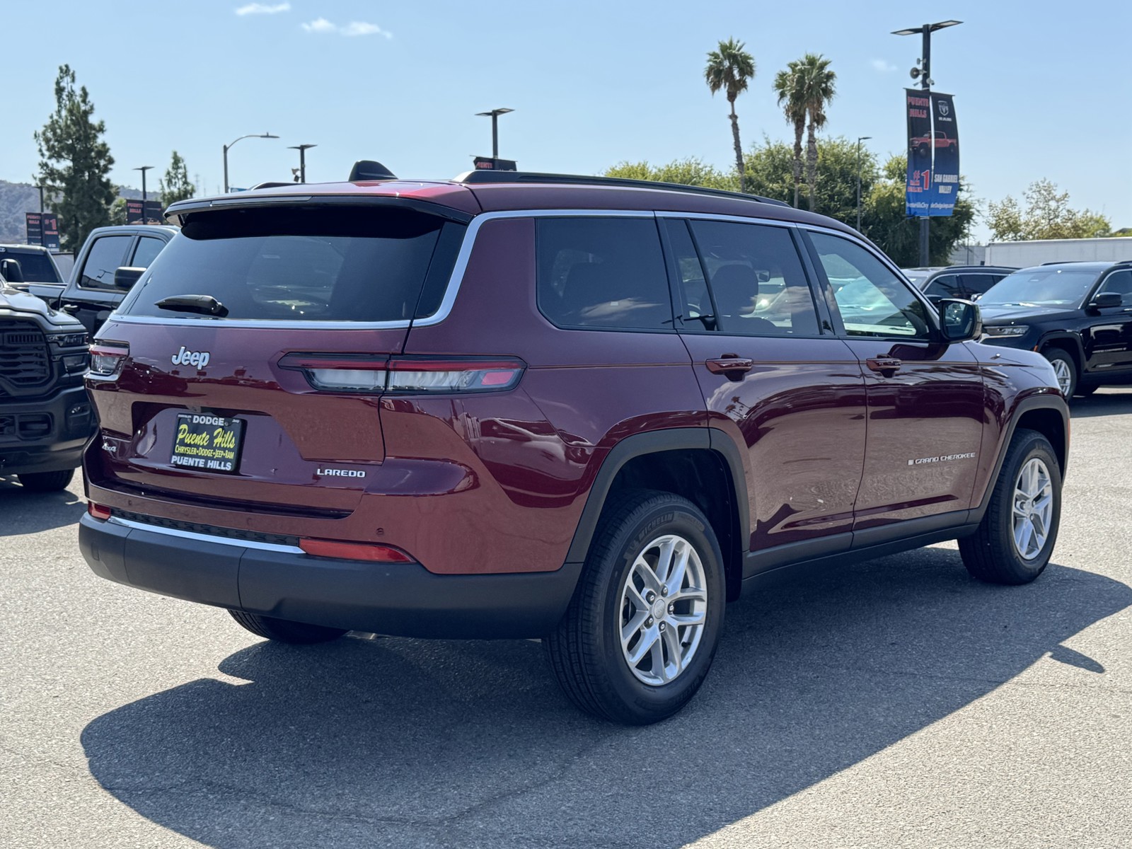 2025 Jeep Grand Cherokee Laredo photo 6