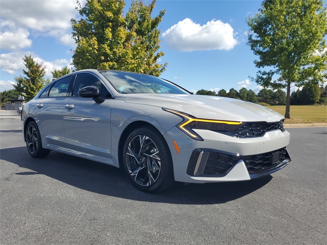 2025 Kia K5 GT-Line photo 3