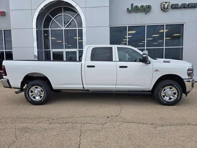 2025 Ram 3500 Tradesman photo 2
