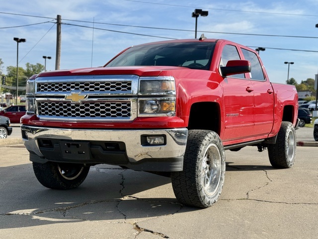2015 Chevrolet Silverado 1500 LT photo 2