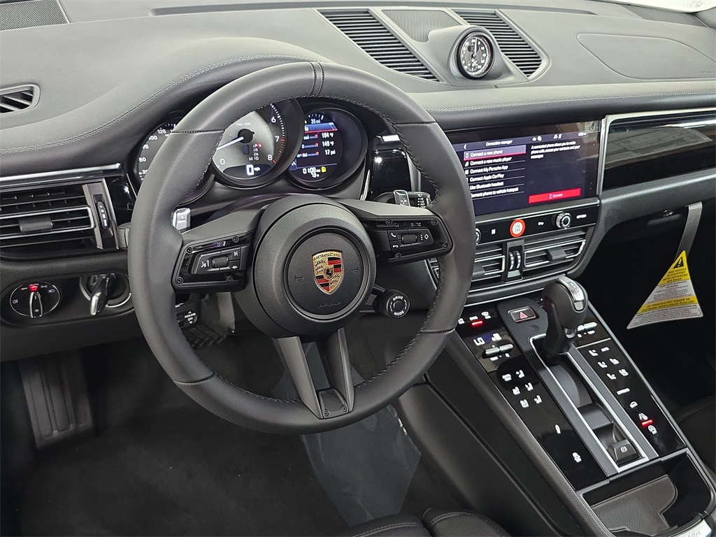 2026 Porsche Macan S photo 4