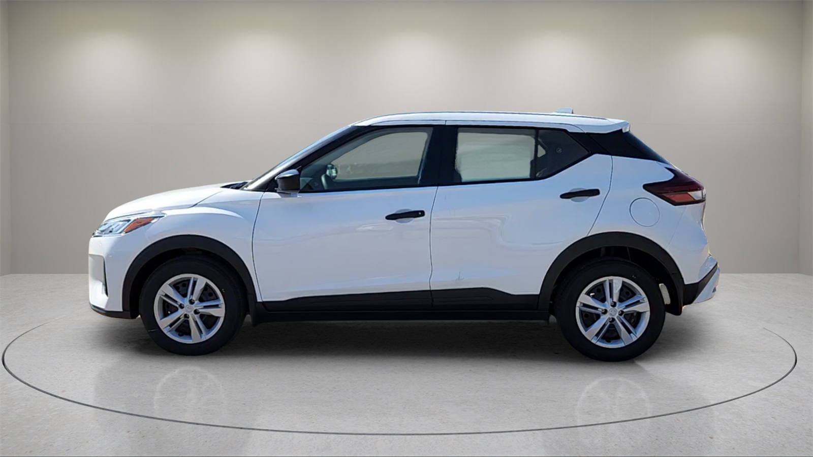 2025 Nissan Kicks Play S photo 4