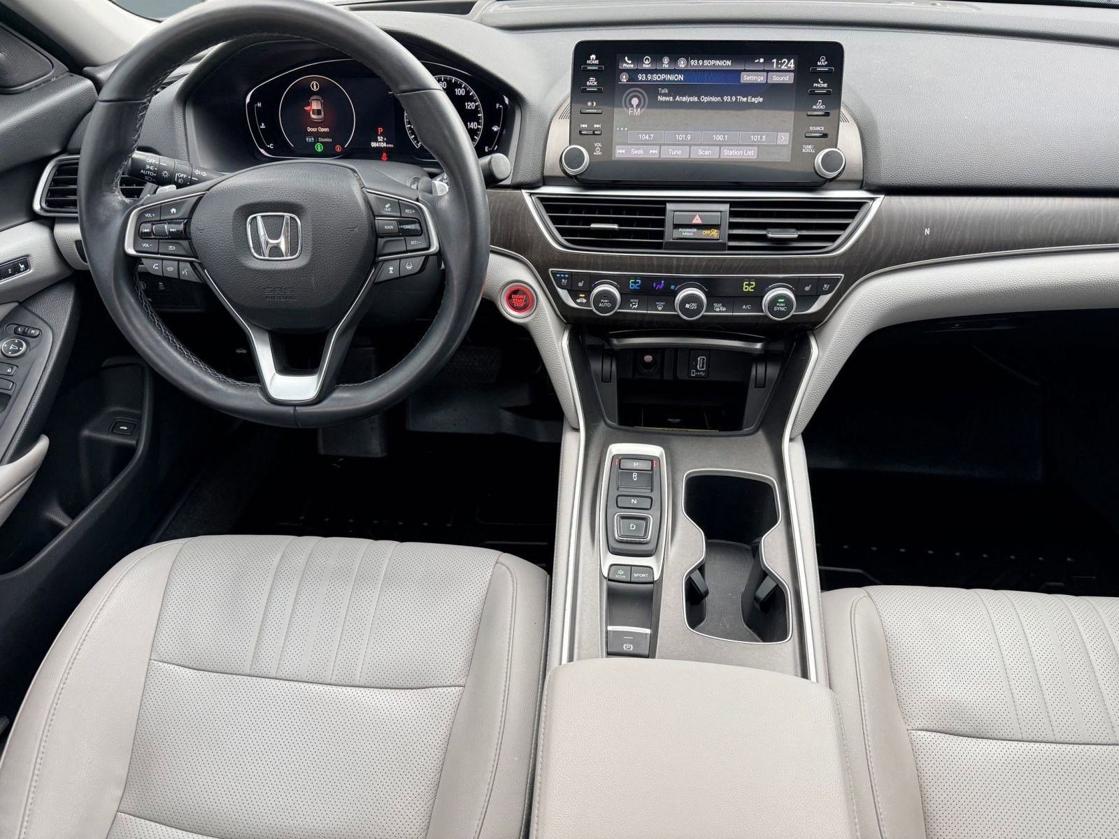 2018 Honda Accord Touring 2.0T photo 4