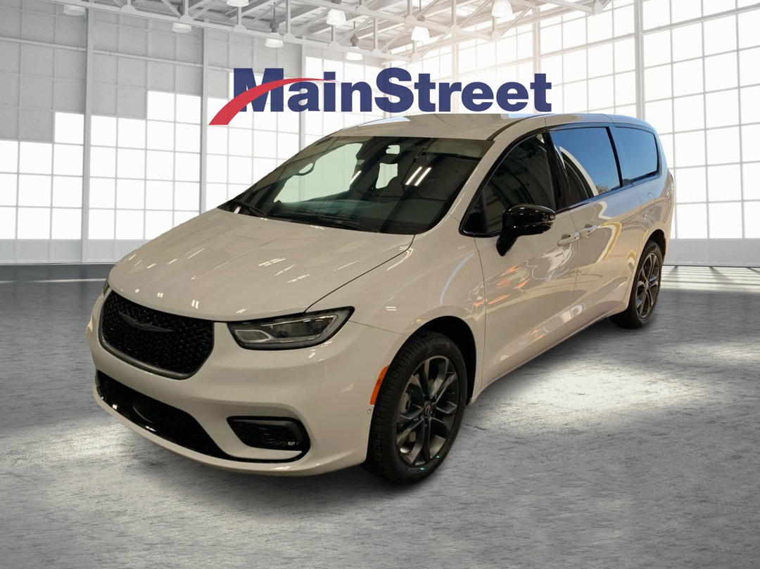 2026 Chrysler Pacifica Select's photo