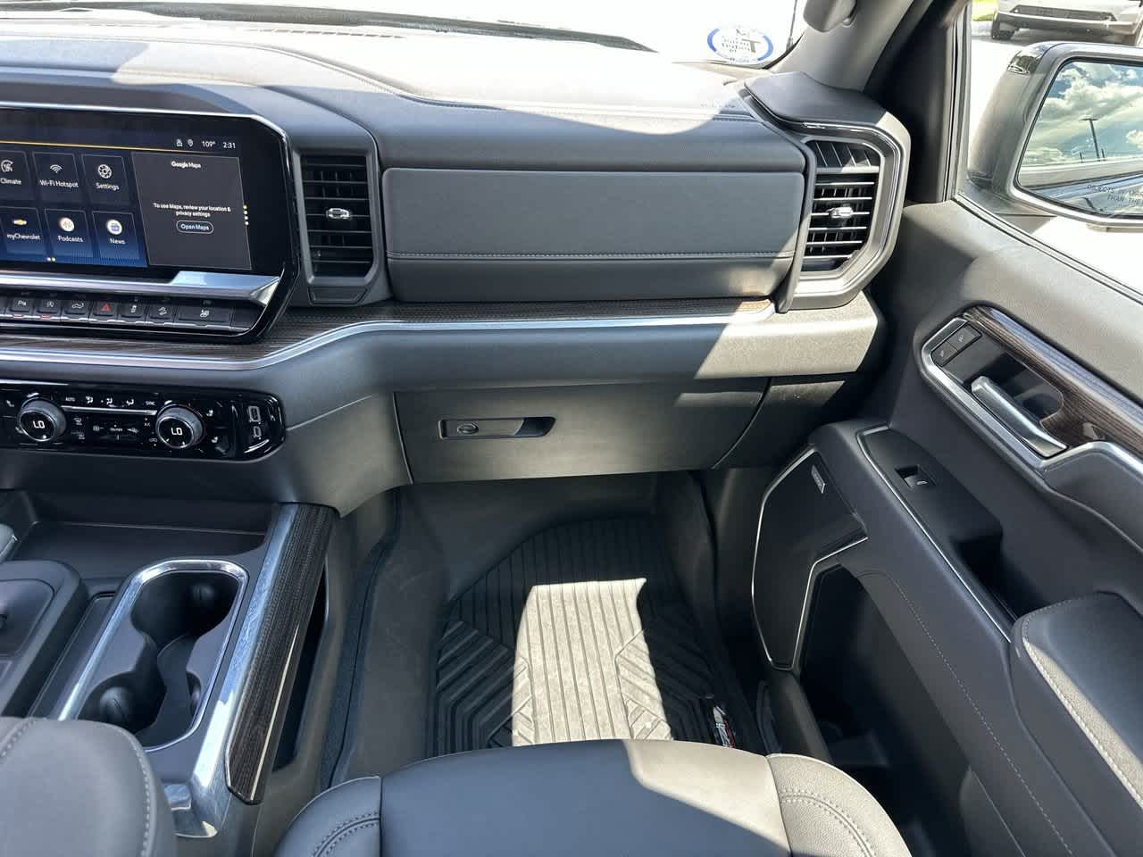 2025 Chevrolet Silverado 1500 RST photo 17