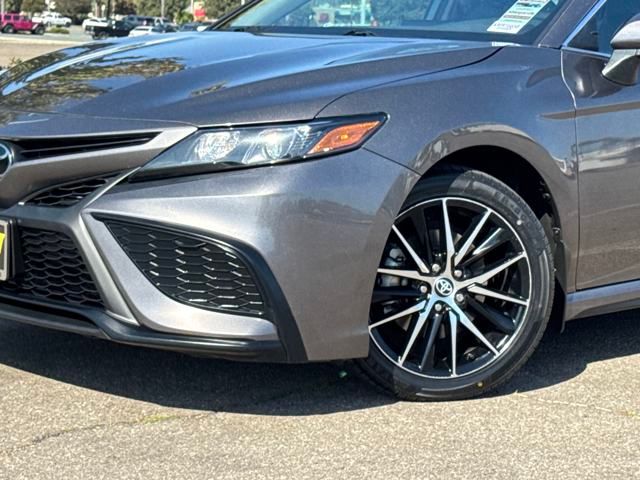 2024 Toyota Camry SE photo 3