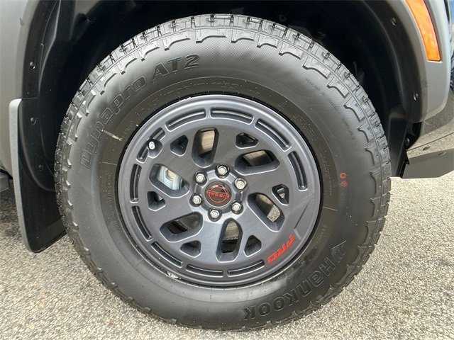 2025 Nissan Frontier PRO-4X photo 12