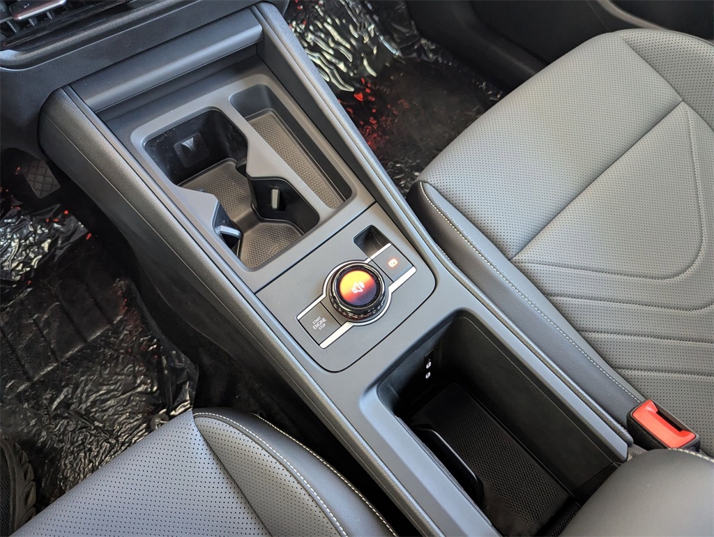 2025 Volkswagen Tiguan SE photo 12