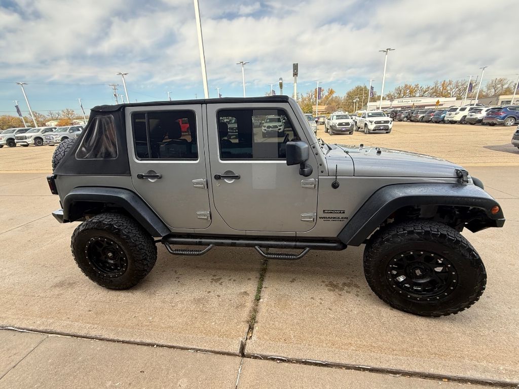 2015 Jeep Wrangler Unlimited Sport photo 3