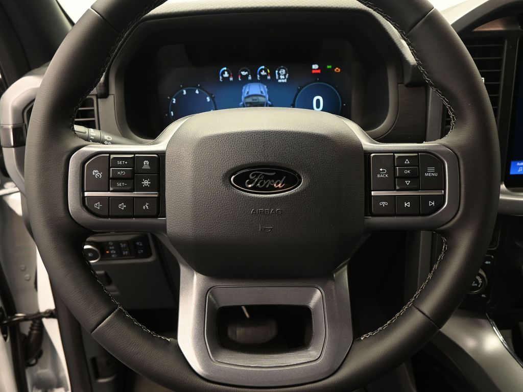 2025 Ford F-150 XLT photo 10