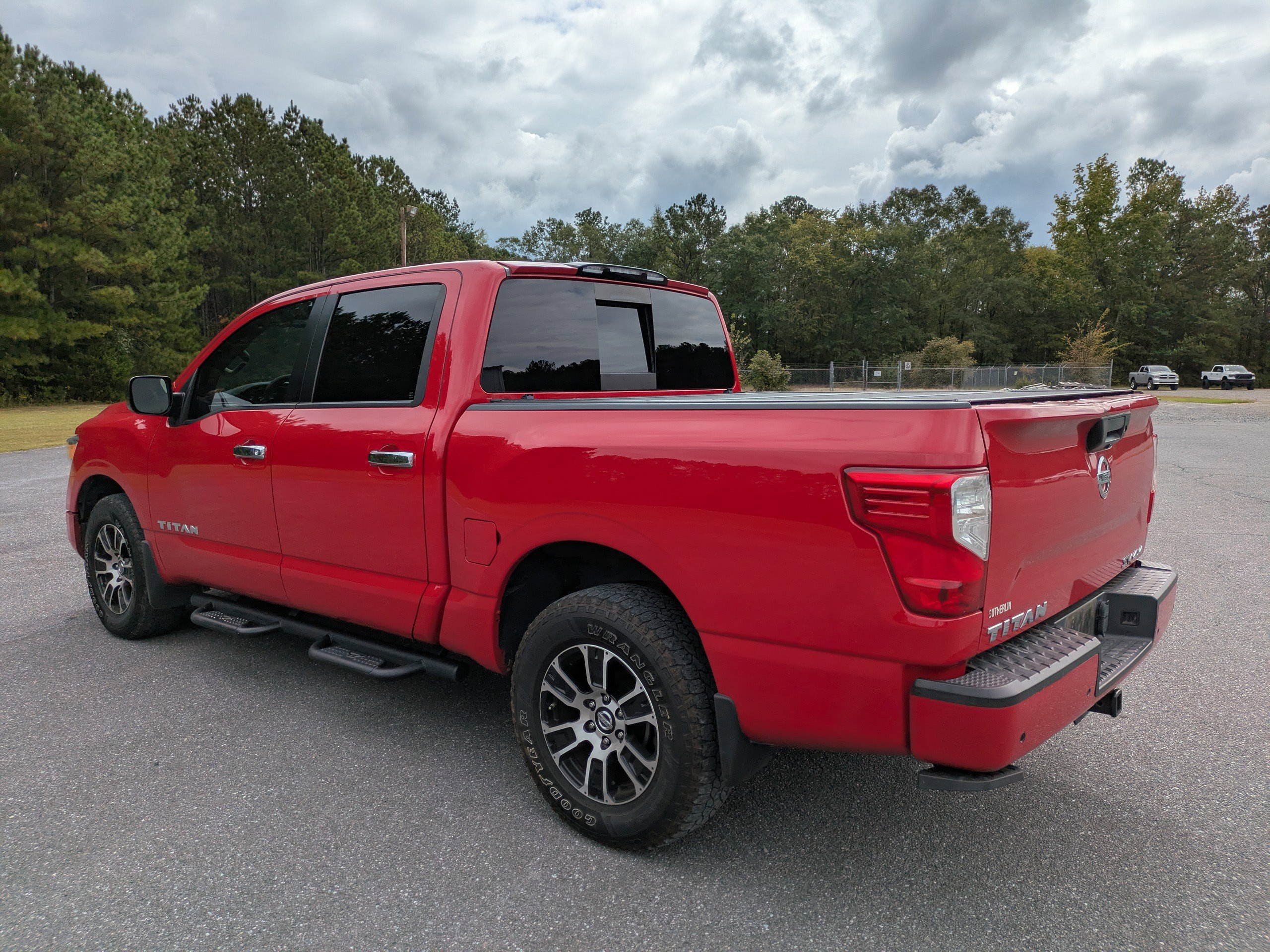 2021 Nissan Titan SV photo 4