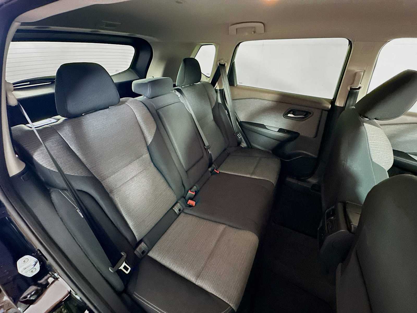 2023 Nissan Rogue SV photo 24