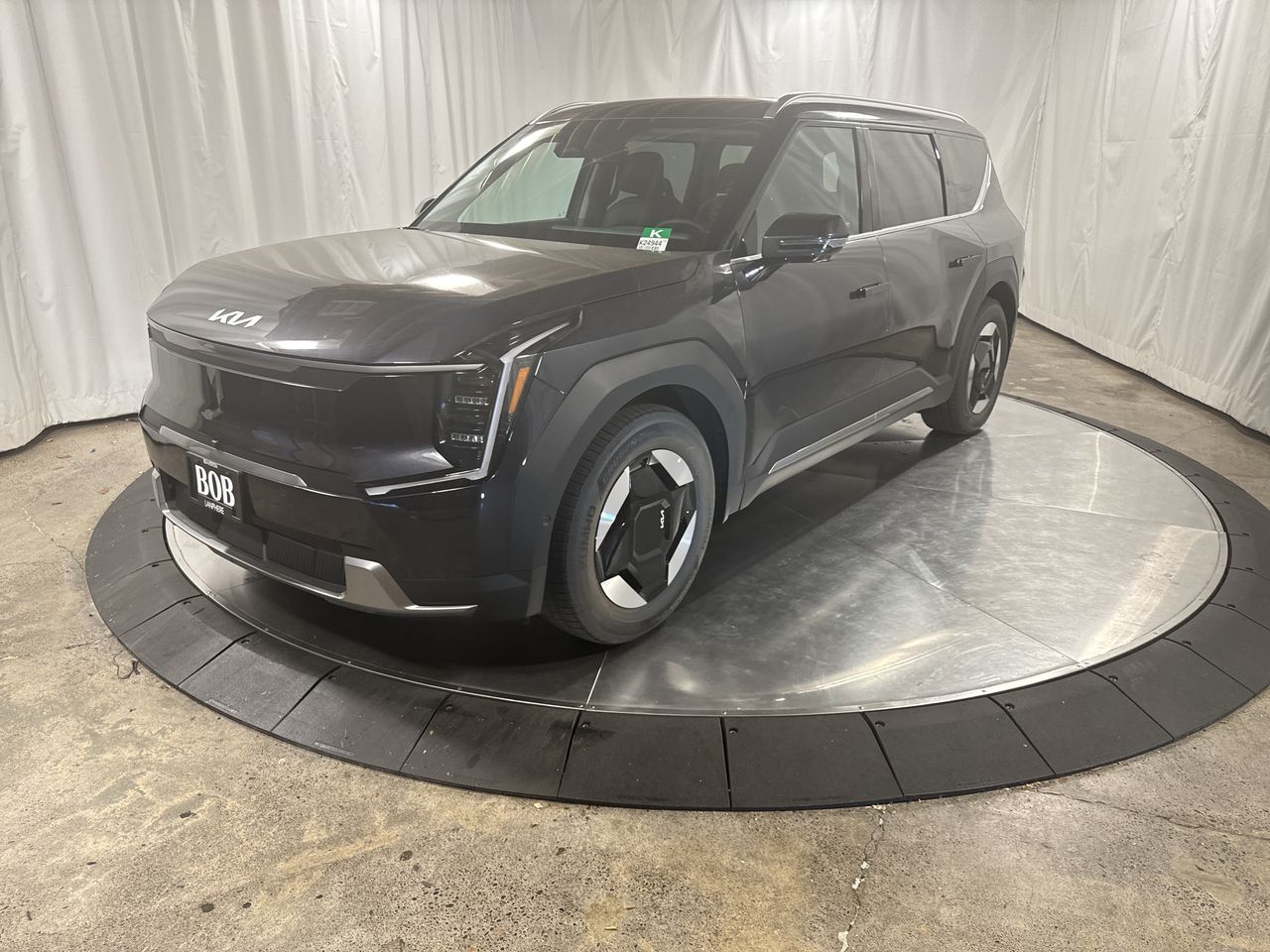 2026 Kia EV9 Wind's photo