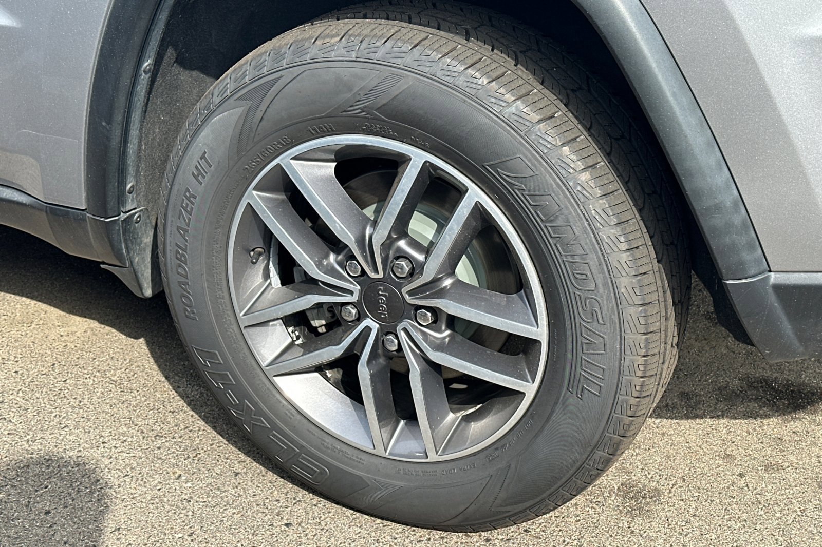 2020 Jeep Grand Cherokee Limited photo 4