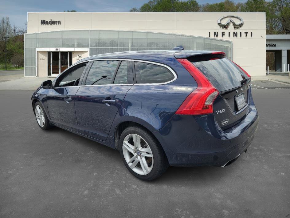 2015 Volvo V60 T5 Drive-E Platinum photo 5