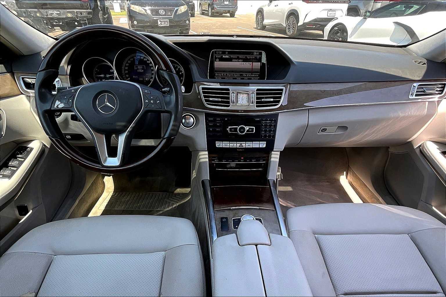 2014 Mercedes Benz E 350 photo 12