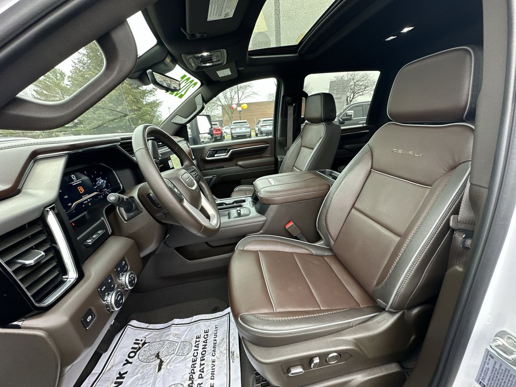 2025 GMC SIERRA HD - Image 18