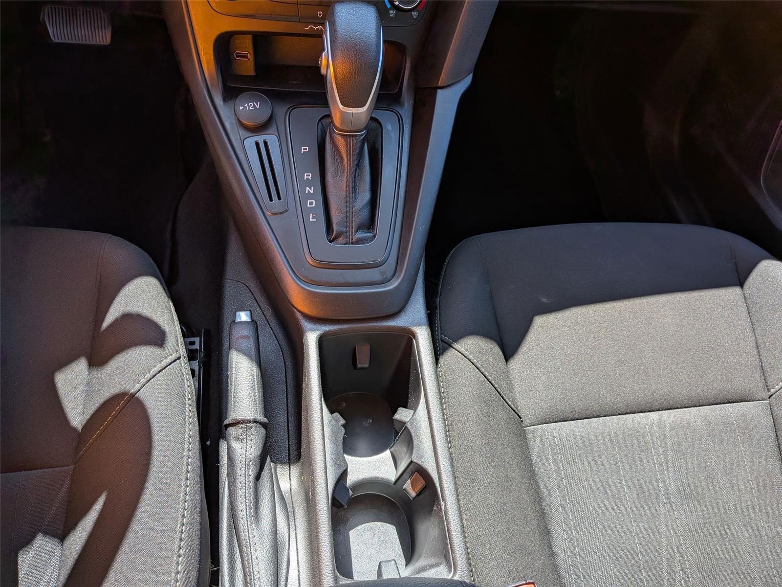 2018 Ford Focus SE photo 24