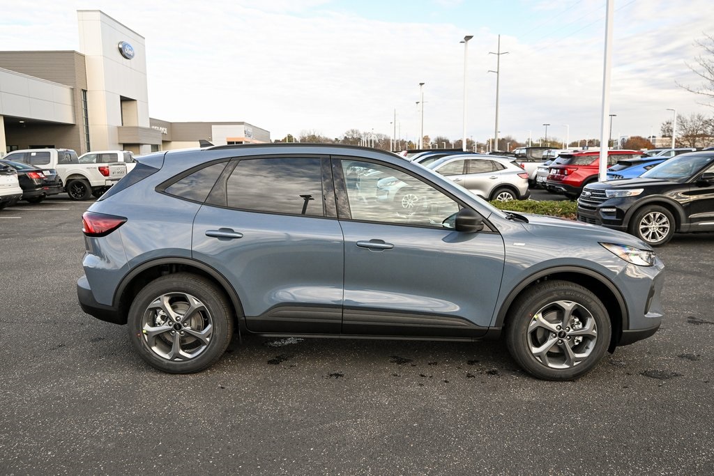 2026 Ford Escape ST-Line photo 3