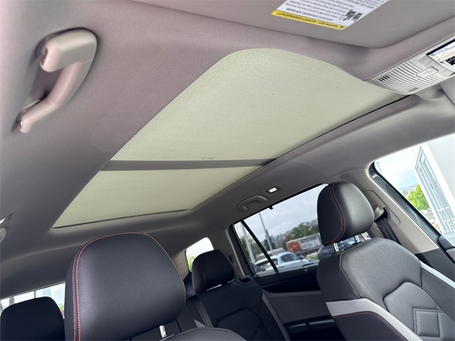 2025 Volkswagen Atlas Peak Edition SE photo 17
