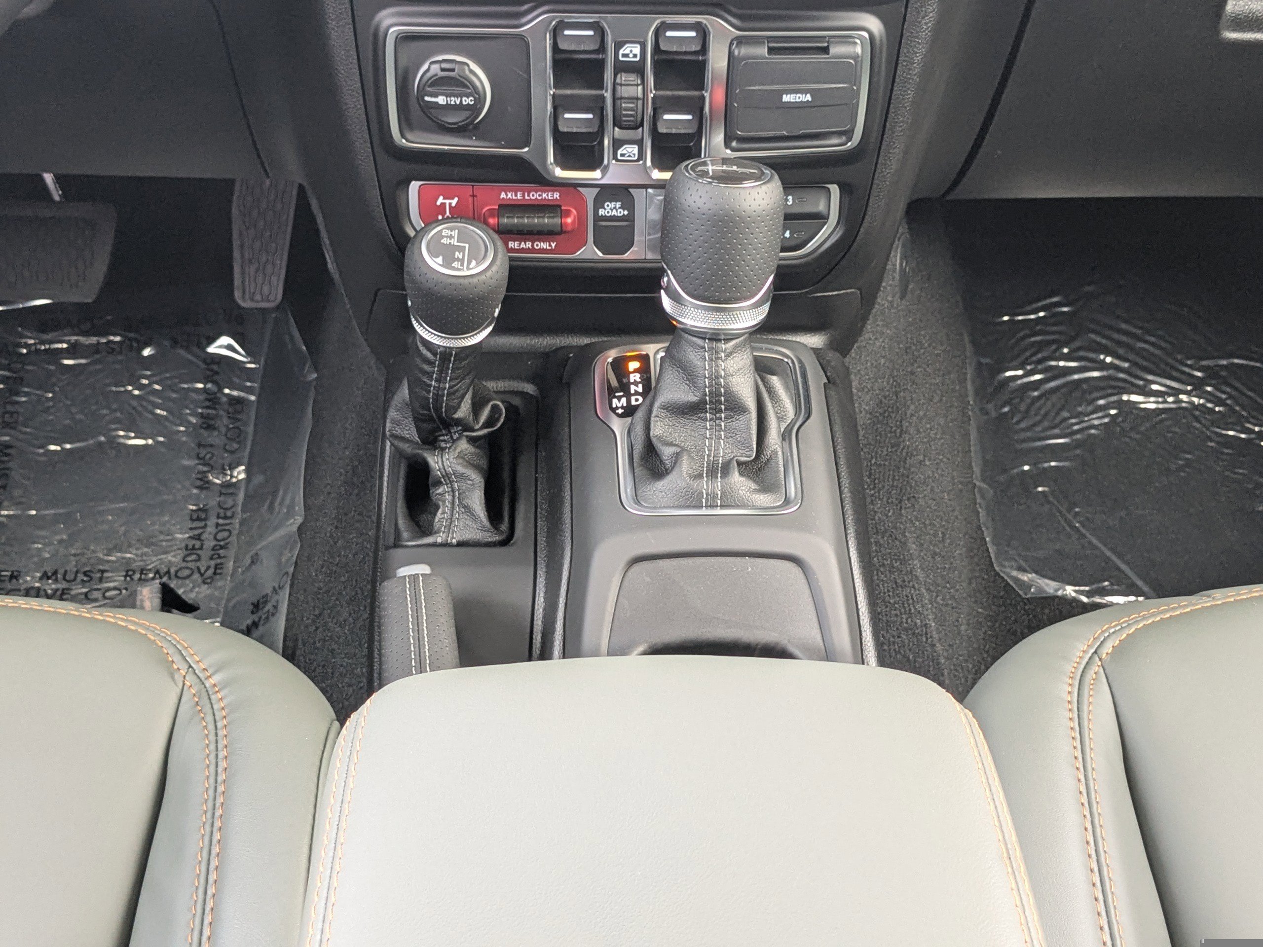 2025 Jeep Gladiator Mojave photo 15
