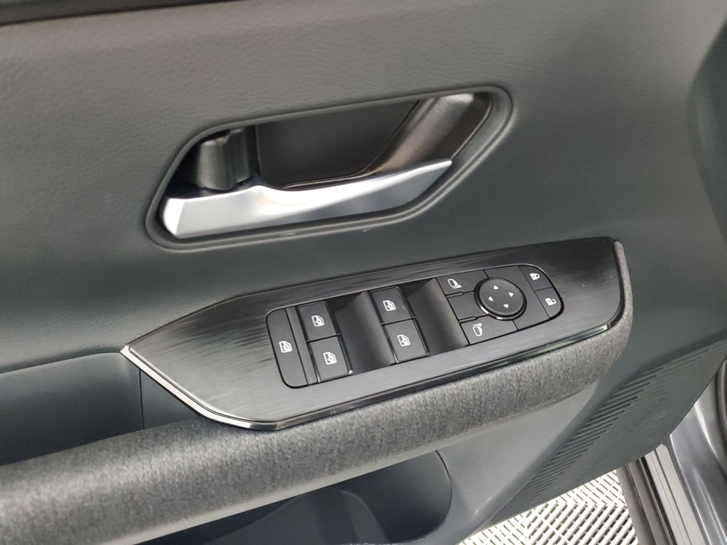 2026 Nissan Kicks SV photo 26