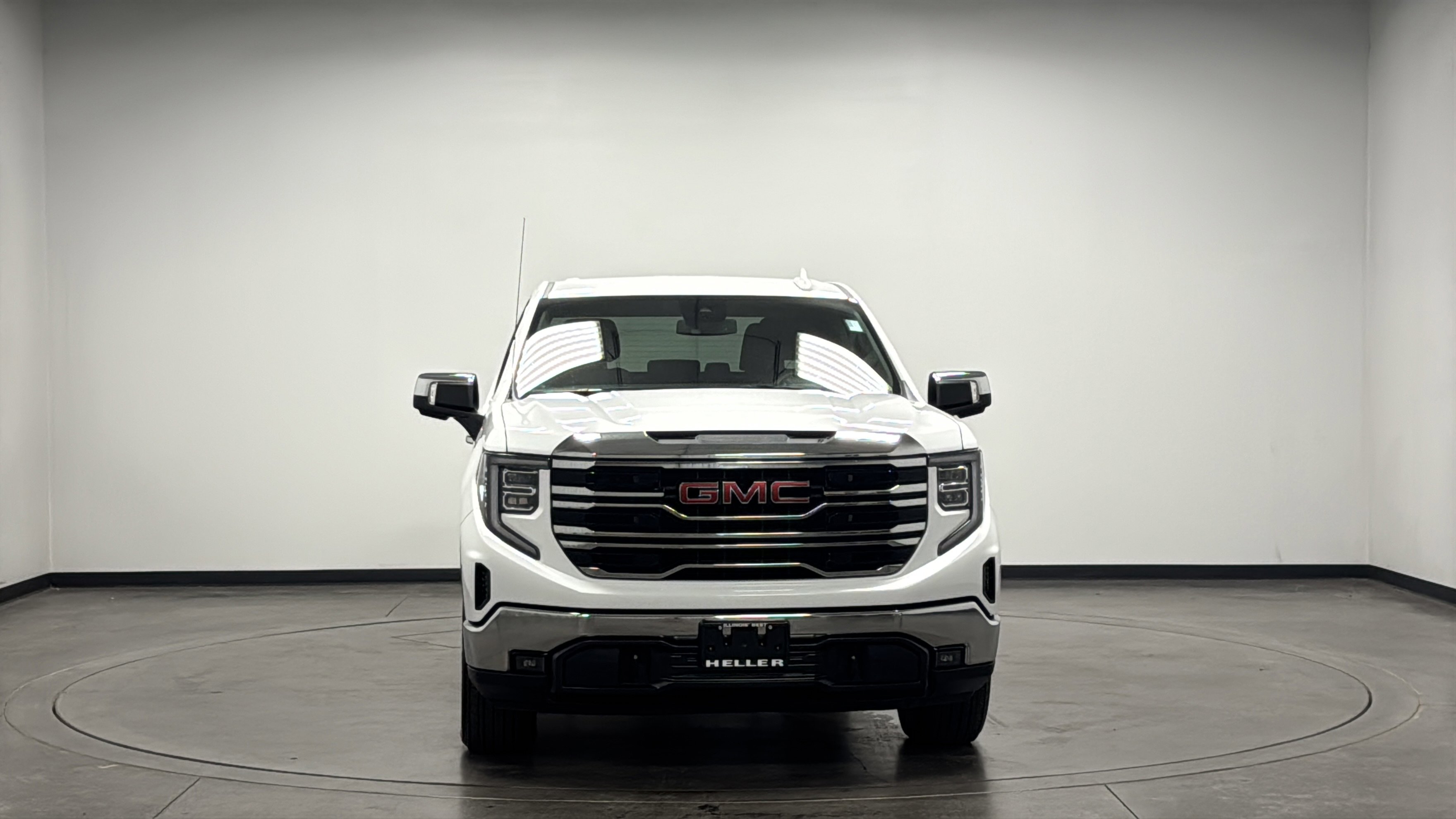 2025 Gmc Sierra 1500 SLT photo 3