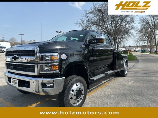 2024 Chevrolet Silverado 4500 Medium Duty Chassis Cab 1LT's photo