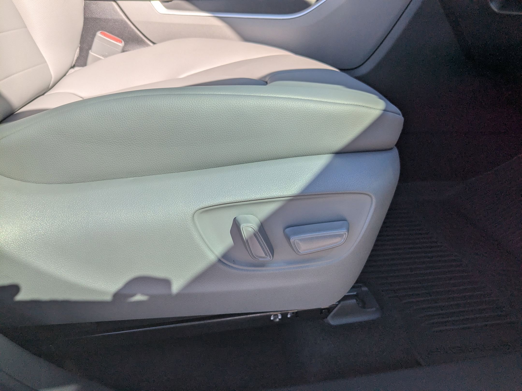 2025 Toyota Highlander XLE photo 31