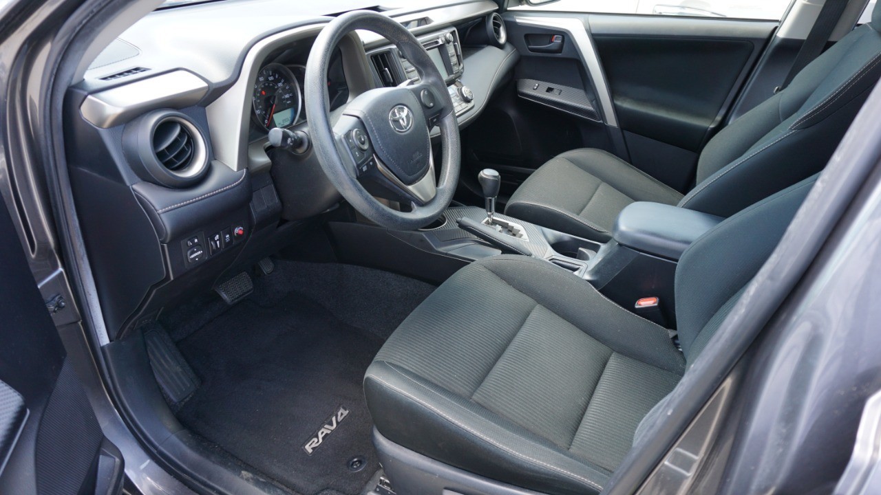 2013 Toyota RAV4 XLE photo 5