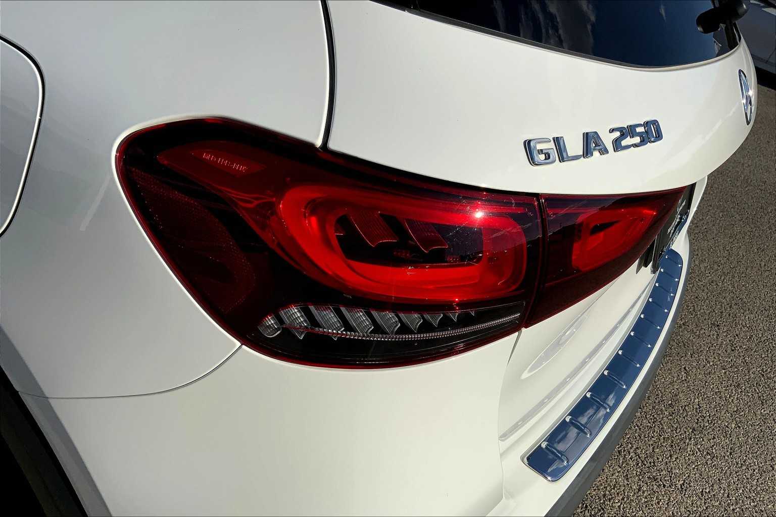 2021 Mercedes Benz GLA 250 photo 27
