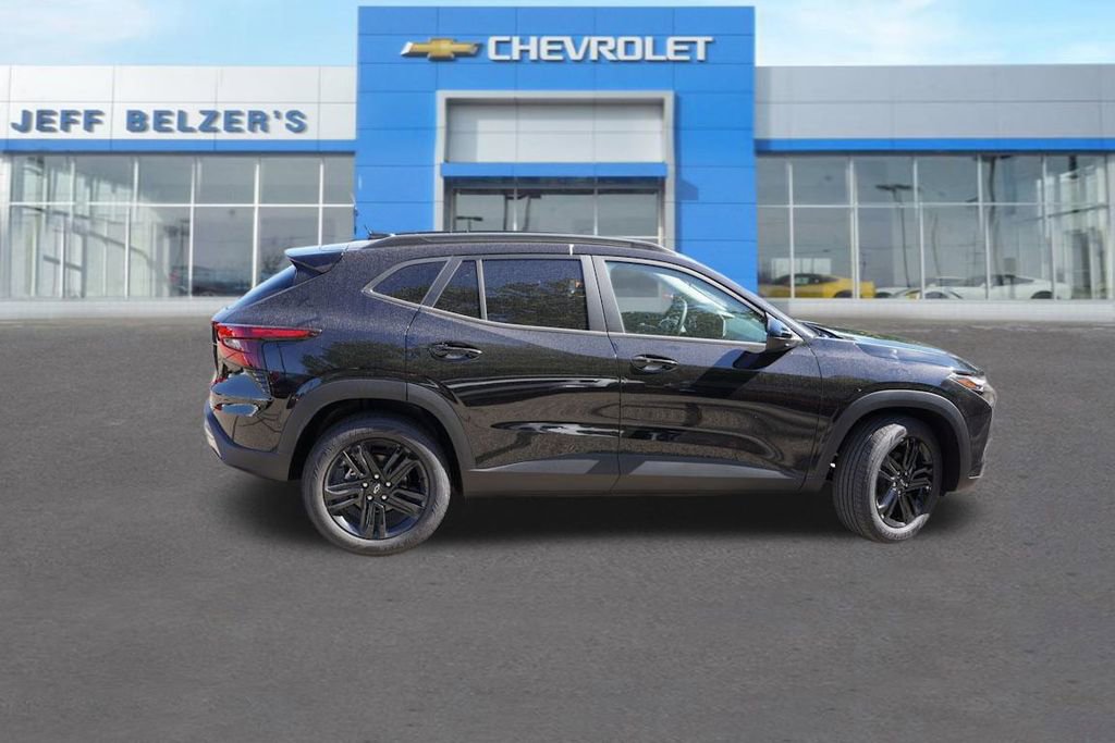 2026 Chevrolet Trax ACTIV photo 2