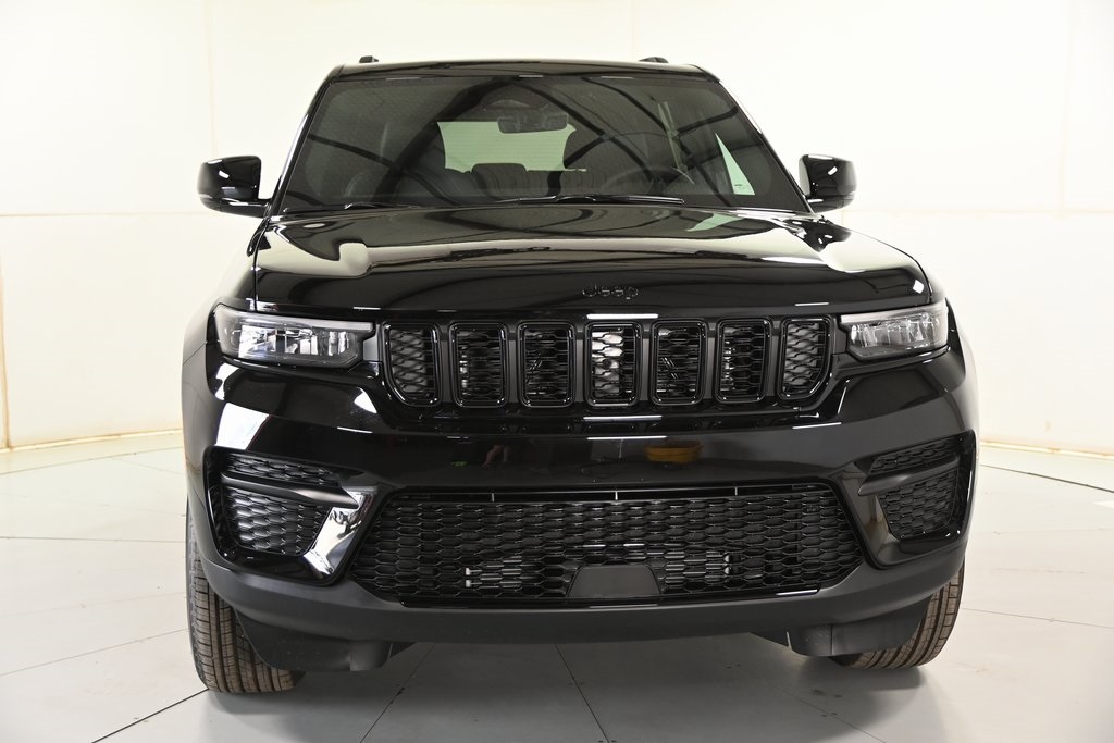 2025 Jeep Grand Cherokee Altitude X photo 2