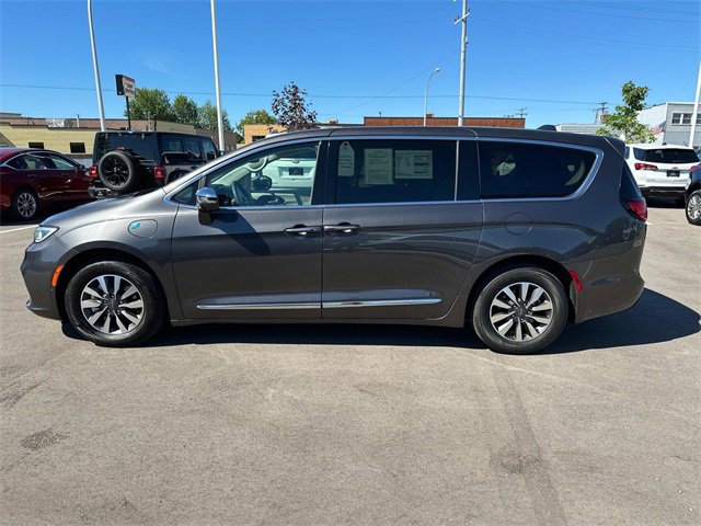 2022 Chrysler Pacifica Hybrid Limited photo 32