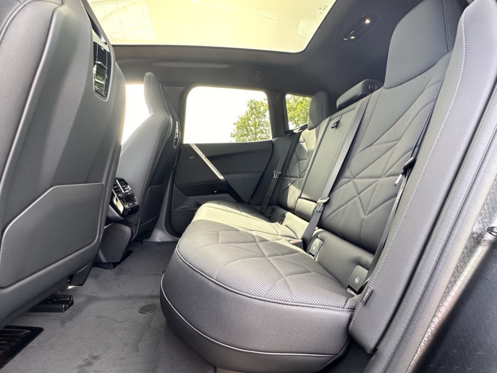 2025 Bmw iX photo 17