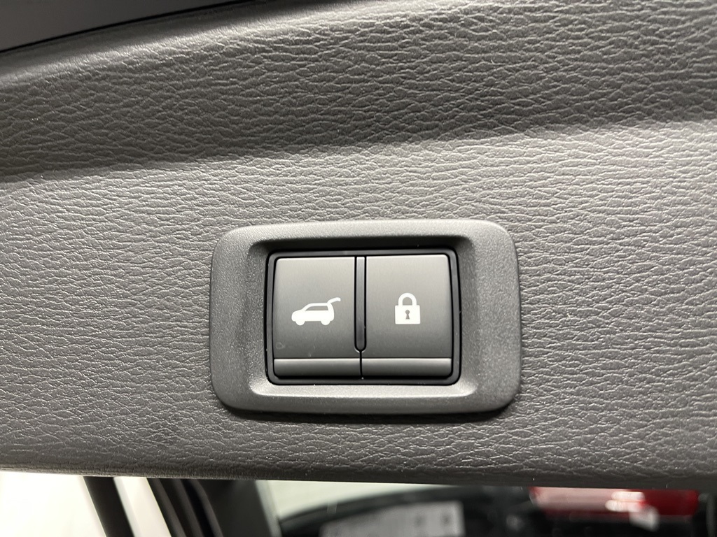 2025 Mitsubishi Outlander SE photo 29