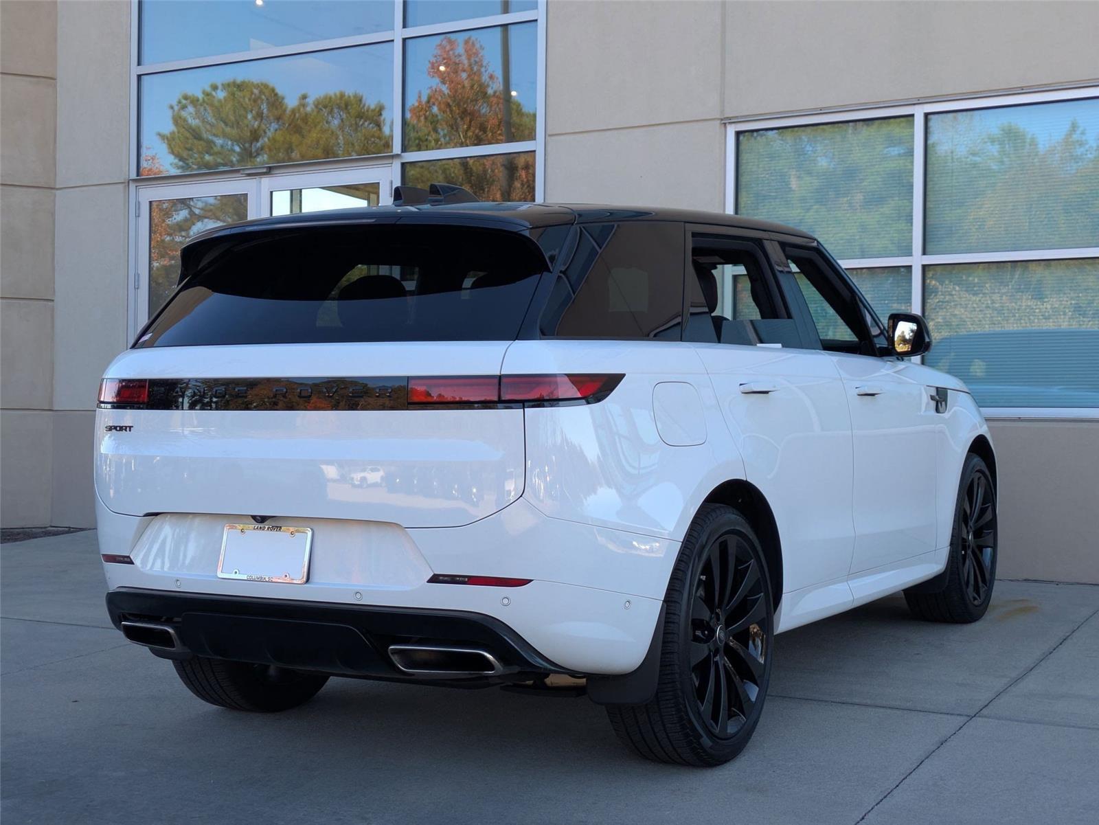 2024 Land Rover Range Rover Sport SE photo 2