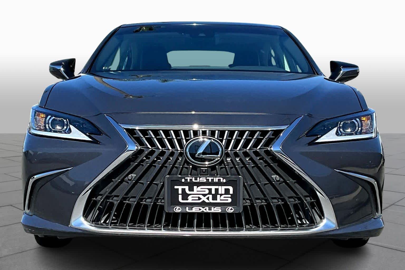 2024 Lexus ES 350 Luxury photo 3