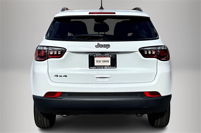 2026 Jeep Compass Latitude Altitude photo 2