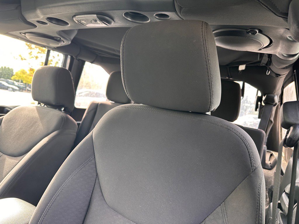 2014 Jeep Wrangler Unlimited Sport photo 17