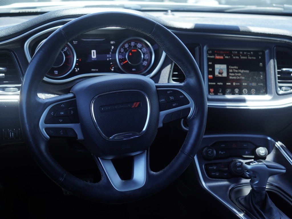 2015 Dodge Challenger R/T Plus photo 23