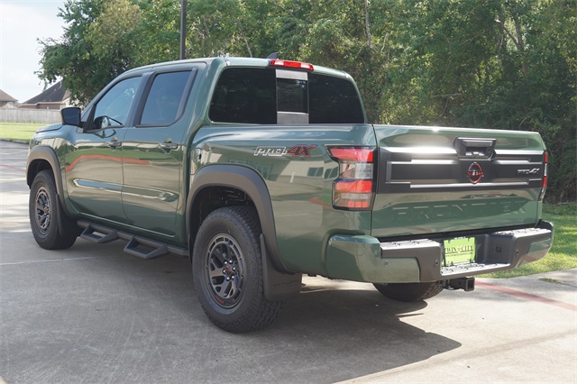 2026 Nissan Frontier LE photo 4