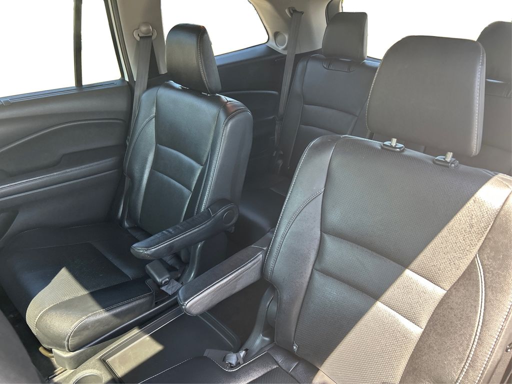 2017 Honda Pilot Elite photo 15
