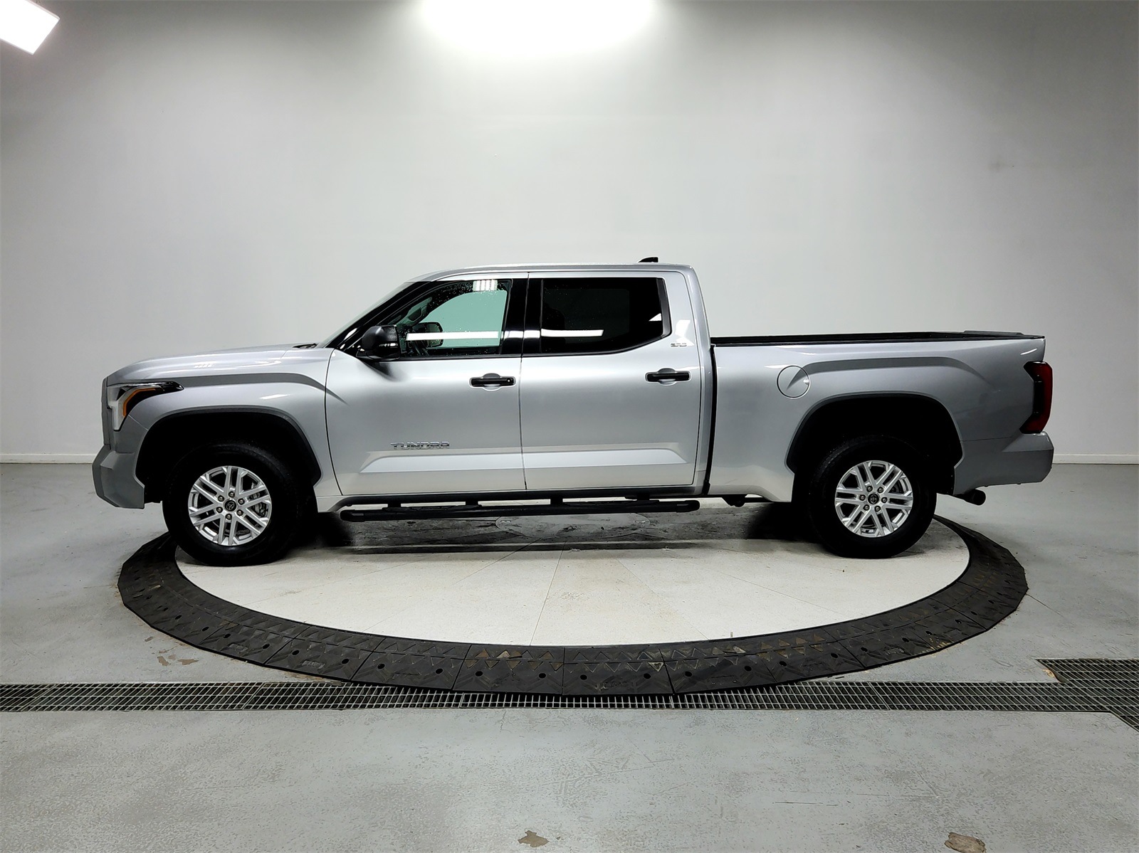 2022 Toyota Tundra SR5 photo 4