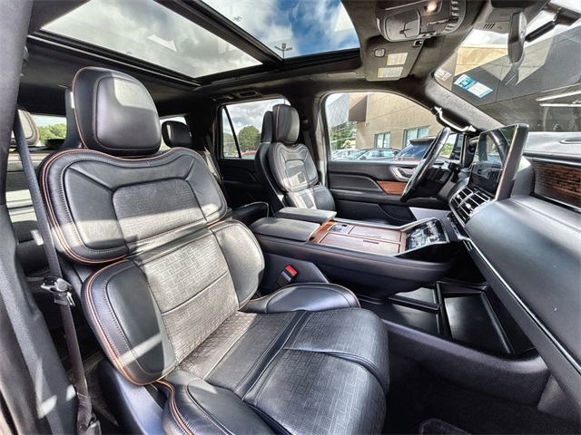 2022 Lincoln Navigator Black Label photo 24