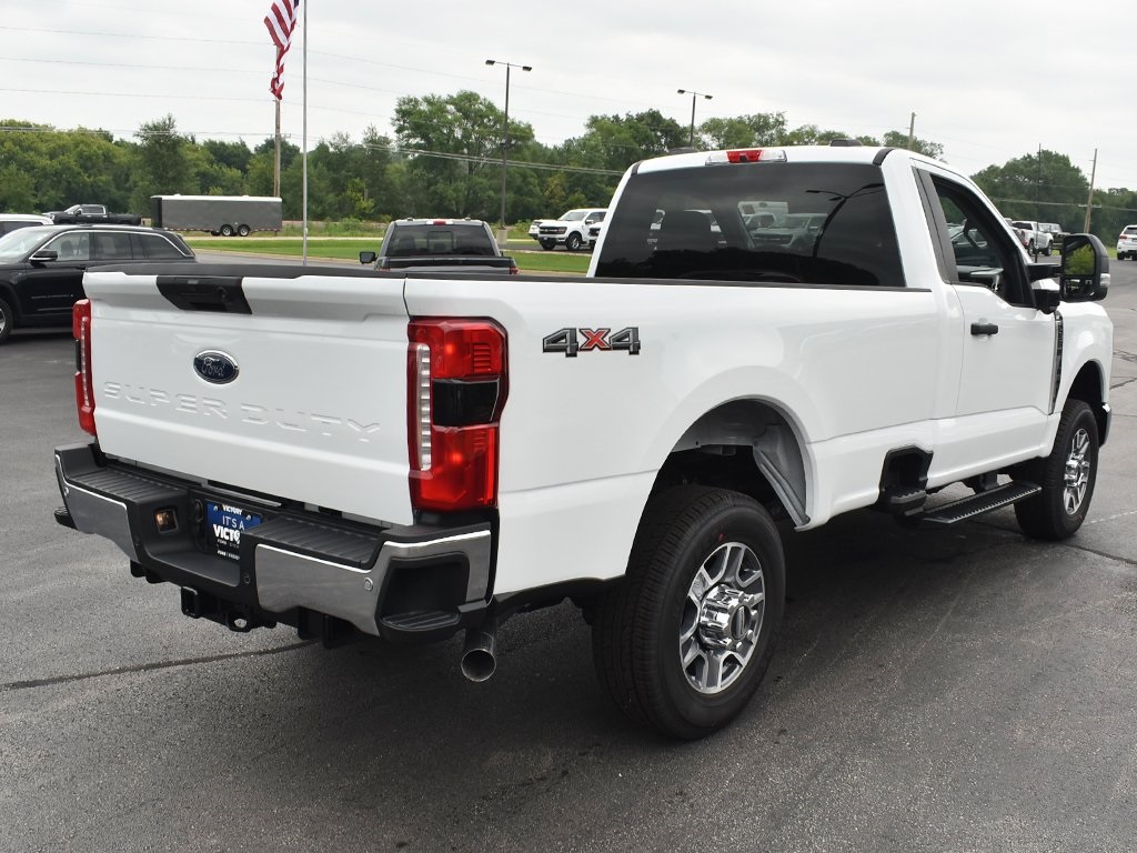 2025 Ford F-350 XLT photo 12
