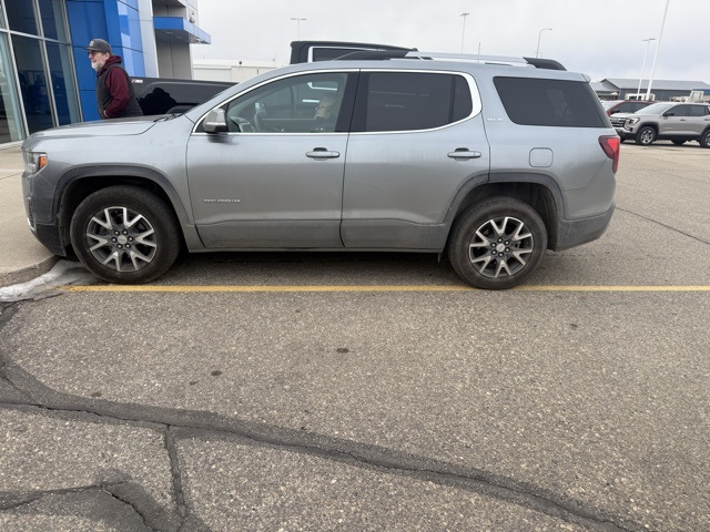 2023 GMC Acadia SL's photo